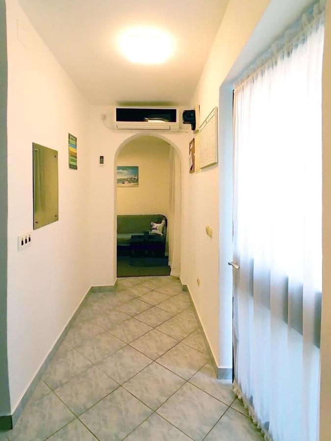 Apartments Miha Крк Экстерьер фото